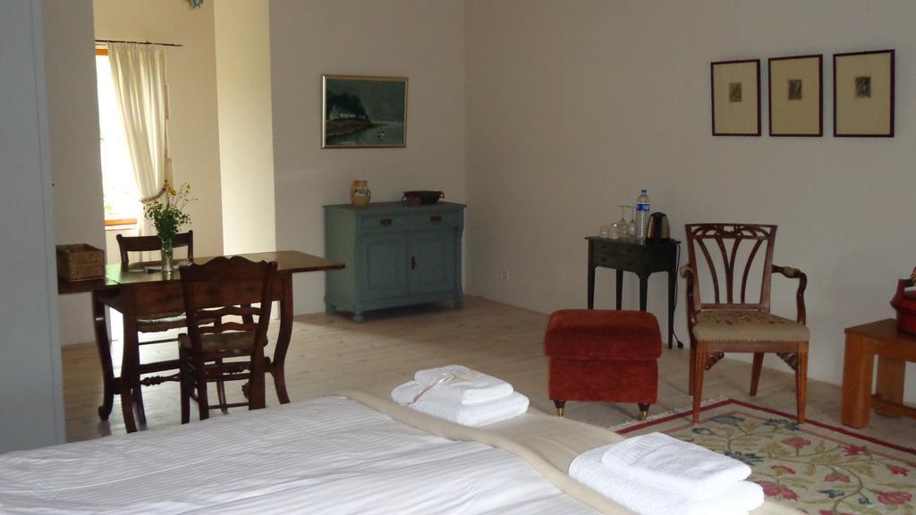 Holiday home Maison Frankrijk Couloutre